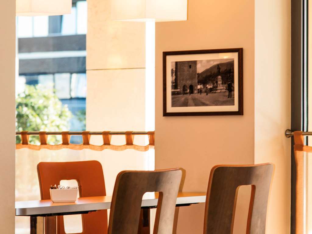 ไอบิส โคโม Hotel กรานดาเต ร้านอาหาร รูปภาพ