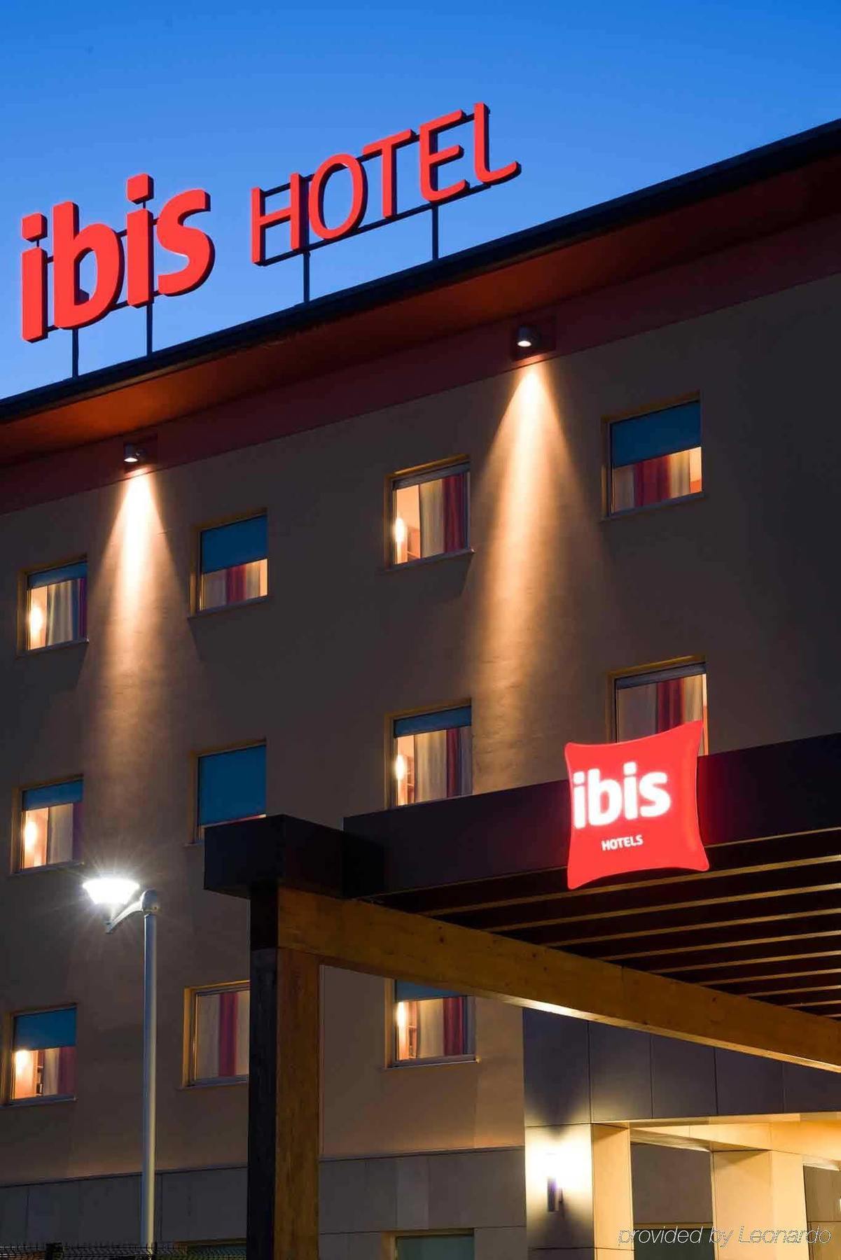 ไอบิส โคโม Hotel กรานดาเต ภายนอก รูปภาพ